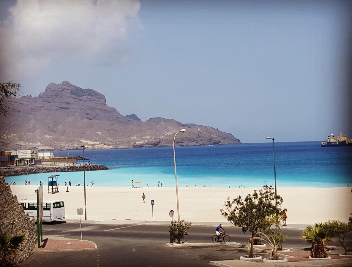 Casa Cafe Mindelo Hotel ภายนอก รูปภาพ